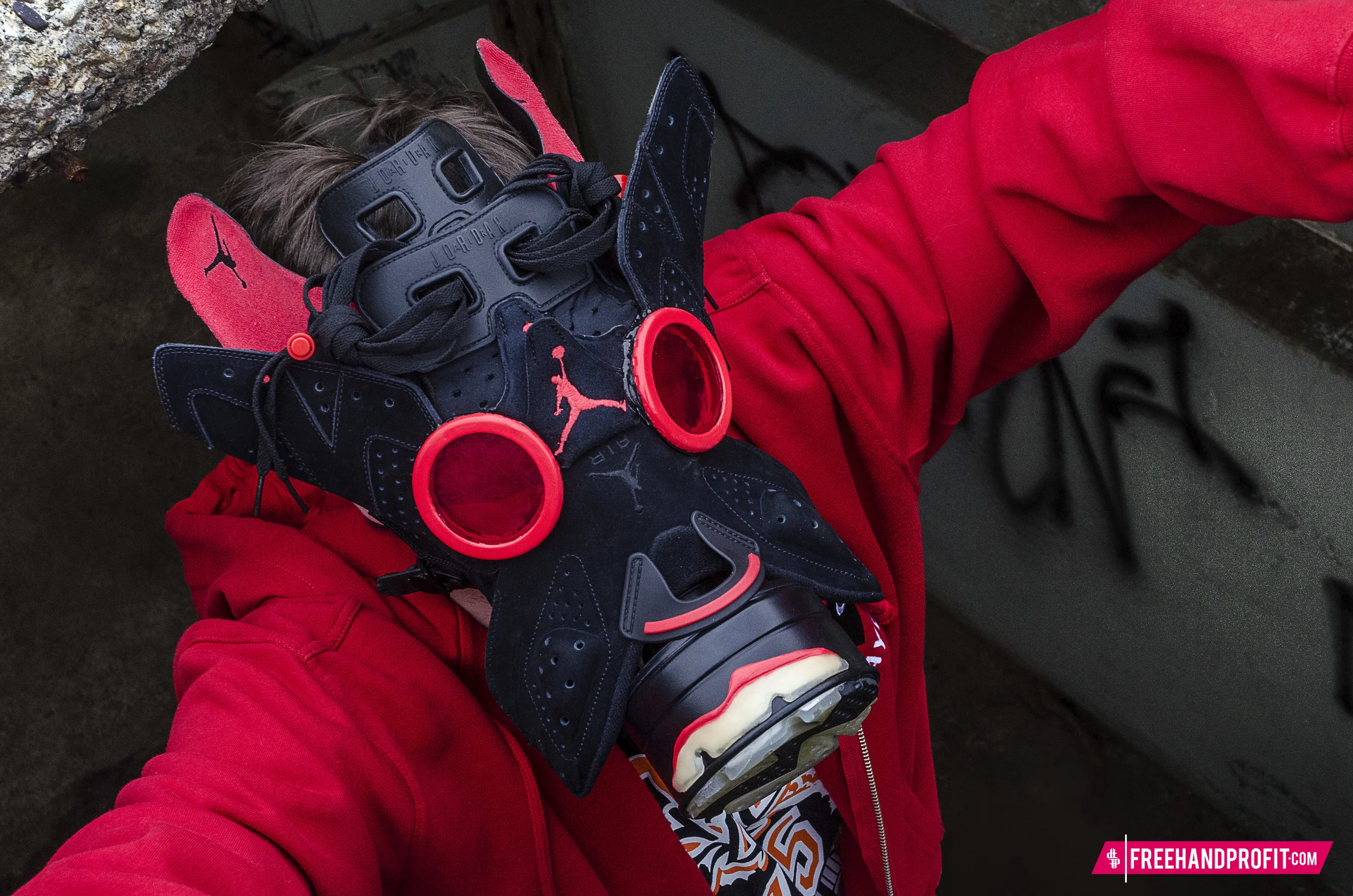 No.47 : Black Infrared VI Gas Mask — FREEHAND PROFIT